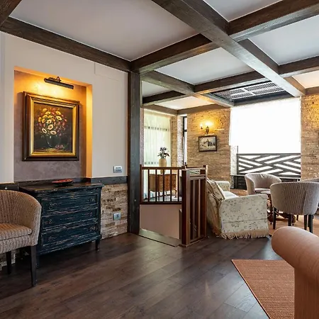 Casa Freya 4*